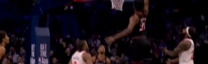 体育平台-石破天惊！格莱姆斯送回传 恩比德跟进起飞满弓战斧暴力劈扣