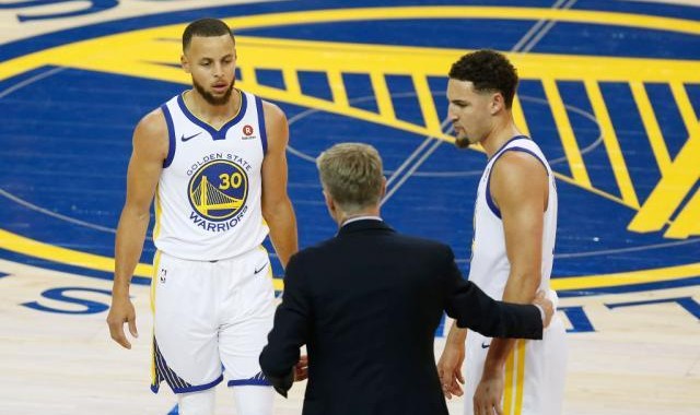 体育平台-两位马刺系教头斗法 科尔牌多烧脑先丢一城