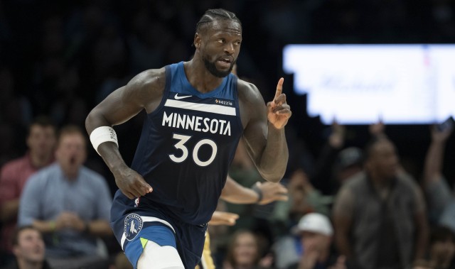 赛事直播-表现不俗！兰德尔半场11投5中&amp;罚球2中2得13分4板1断 正负值+14